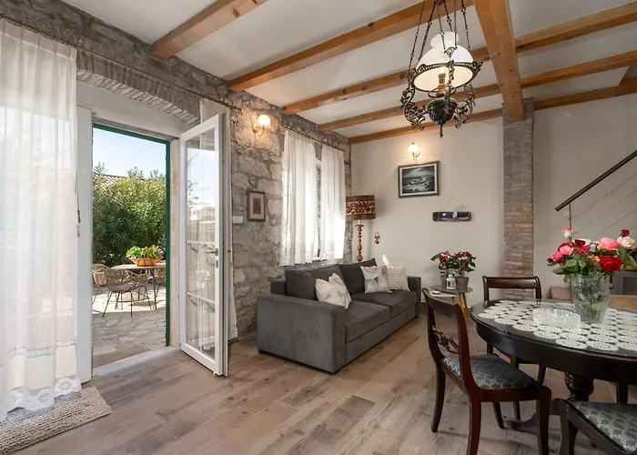 Casa Batana * 브르사르