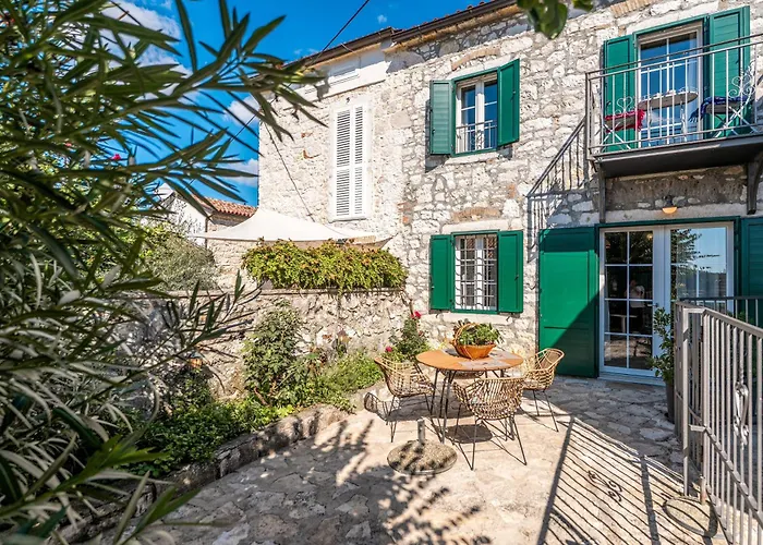 Casa Batana 빌라 브르사르